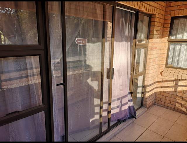 2 BEDROOM APARTMENT TO LET IN PRESTBURY